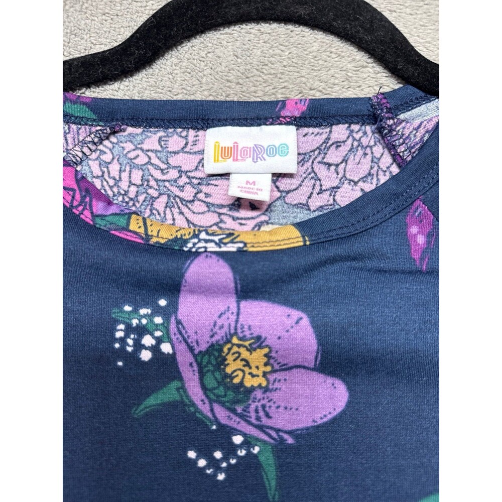 Women’s shirt Size M - Picture 3 of 6